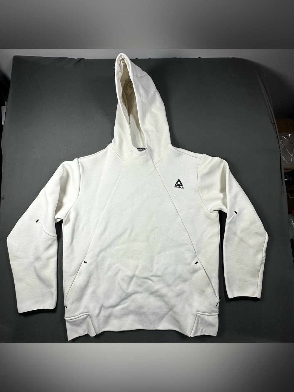 Reebok Men's Momentum Silver Birch Long-Sleeve Hoodie Size L - Picture 1 of 14